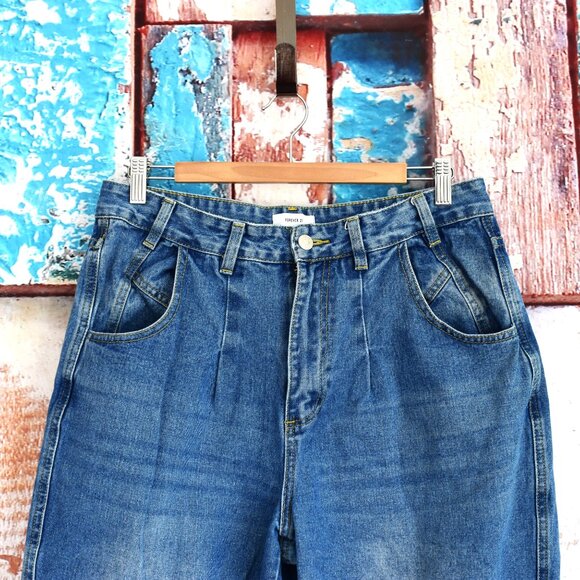 Women's Forever 21 Jeans High Rise Straight Leg SIZE 31 Medium Wash - Picture 2 of 10